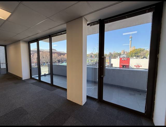 433M² OFFICE TO LET IN PARKTOWN
